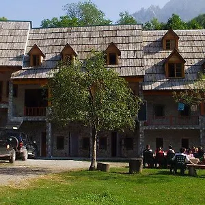 Pensión Bujtina Harusha Albania